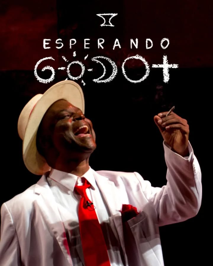 Tony Reis vive O Mensageiro em “Esperando Godot”, peça montada pelo lendário Teatro Oficina 