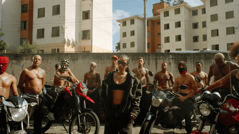 Rapper Jovem MK lança curta metragem inspirado em seu álbum 'Meu Karma' revelando a crua realidade dos jovens brasileiros