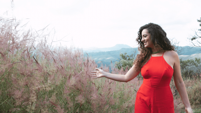 Sonastério ilumina lança novo episódio, com Aline Calixto, em formato de samba e de carnaval