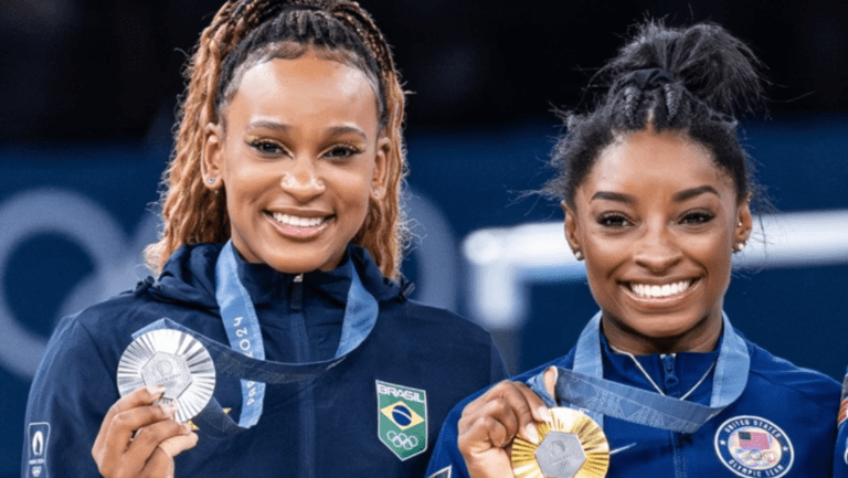 Simone Biles ganha medalha de ouro e Rebeca Andrade leva prata no salto feminino