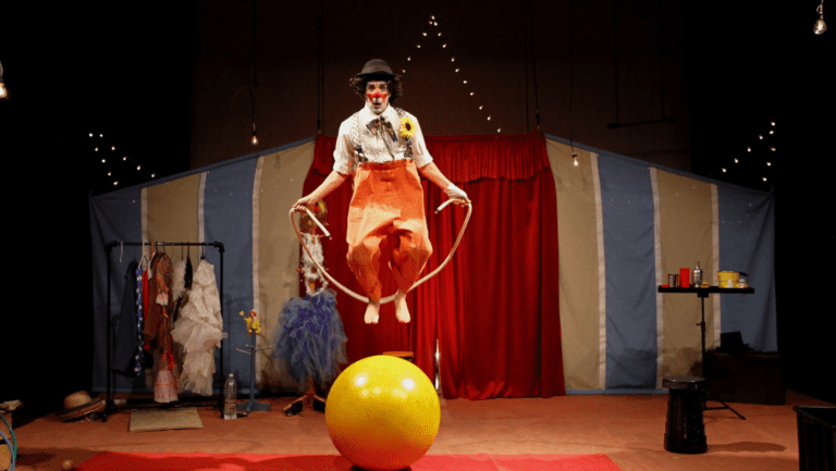 Espetáculo de circo tradicional, Entre Risos faz apresentação em Fábricas de Cultura de São Paulo