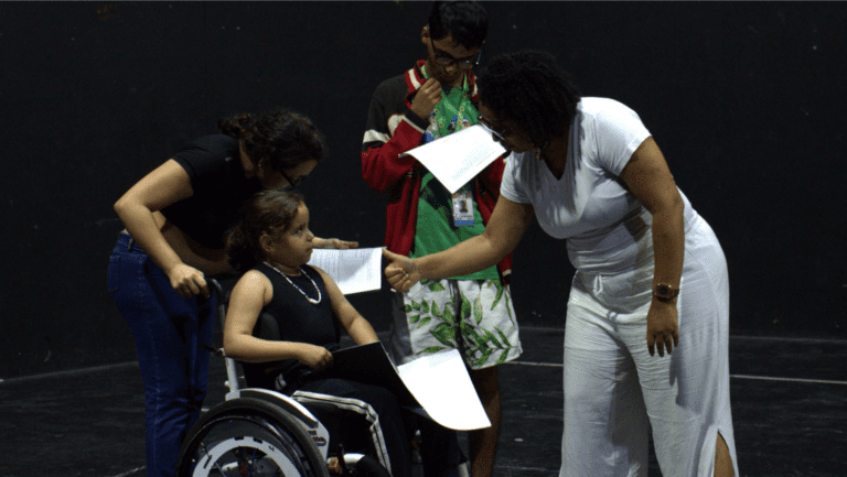 Projeto Entre Lugares Maré realiza projeto sociocultural para Jovens Adultos atípicos, PCDs e Neurodivergentes