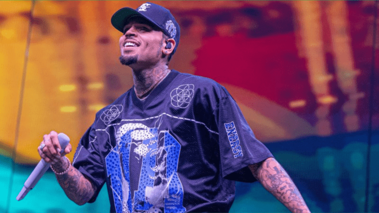 Chris Brown anuncia show de greatest hits no Brasil