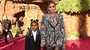 Além de serem mãe e filha na vida real, agora Beyoncé e Blue Ivy serão mãe e filha no cinema. Elas estarão em "Mufasa, o Rei Leão", um prelúdio em live action da história de Simba e que traz a jornada de Mufasa e Scar.