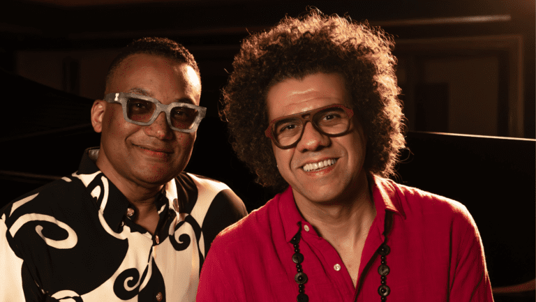 Hamilton de Holanda se junta a Gonzalo Rubalcaba no álbum "COLLAB", encontro entre os estilos de jazz afrocubano e brasileiro