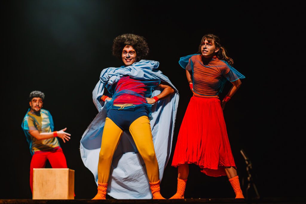 “FESTU – A Festa do Teatro” é uma oportunidade imperdível. O festival chega à sua 14ª edição cumprindo com maestria o intuito de revelar e fomentar novos talentos, e neste ano está de casa nova. Entre os dias 28, 29 