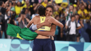 Após 28 anos, Vôlei de Praia feminino do Brasil volta ao topo da olimpíada com o ouro de Ana Patrícia e Duda