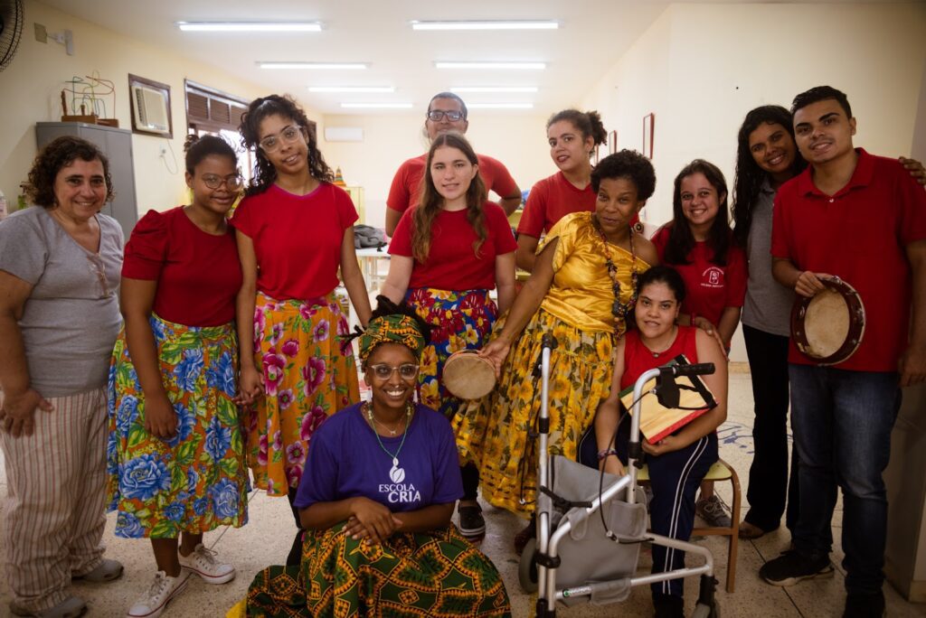 Projeto Escola Cria leva cultura afro-brasileira para ambientes educacionais