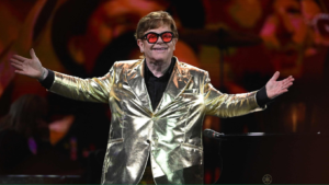  Disney+ divulga o trailer de "Elton John: Never Too Late", documentário que conta a trajetória do artista