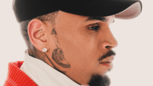 'Chris Brown: A History of Violence': Mulher alega ter sido dopada e estuprada por Chris Brown em iate de Sean “ Diddy ” Combs