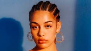 Jorja Smith é a primeira atração confirmada para o line-up do AFROPUNK Brasil 2025