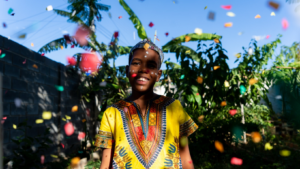 Carapicuíba (SP) e Irecê (BA) receberam o projeto 'Raízes: identidade e cultura negra', uma iniciativa para valorizar as culturas afros nas escolas