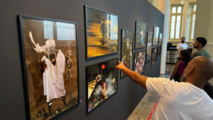 Fotógrafo André Fernandes expõe obra de Oxalá na CAIXA Cultural Recife