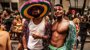 Bloco do Ezatamentchy promove pré-carnaval inclusivo para as comunidades surda e LGBTI+